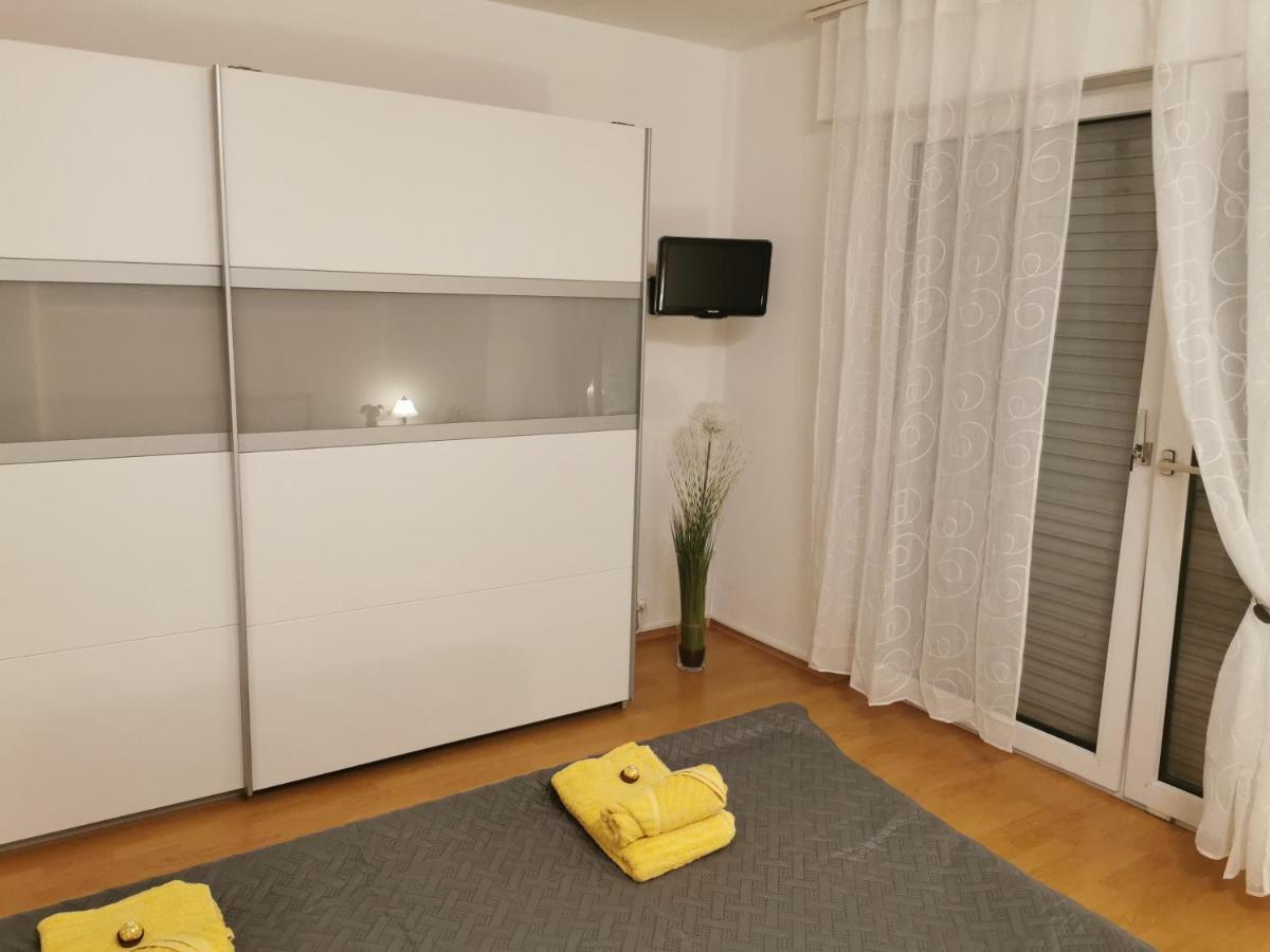 Schoene 3-zimmer Erdgeschosswohnung Am Bergpark,unesco,therme,train, Wilhelmshoeher Allee 329 Apartment *